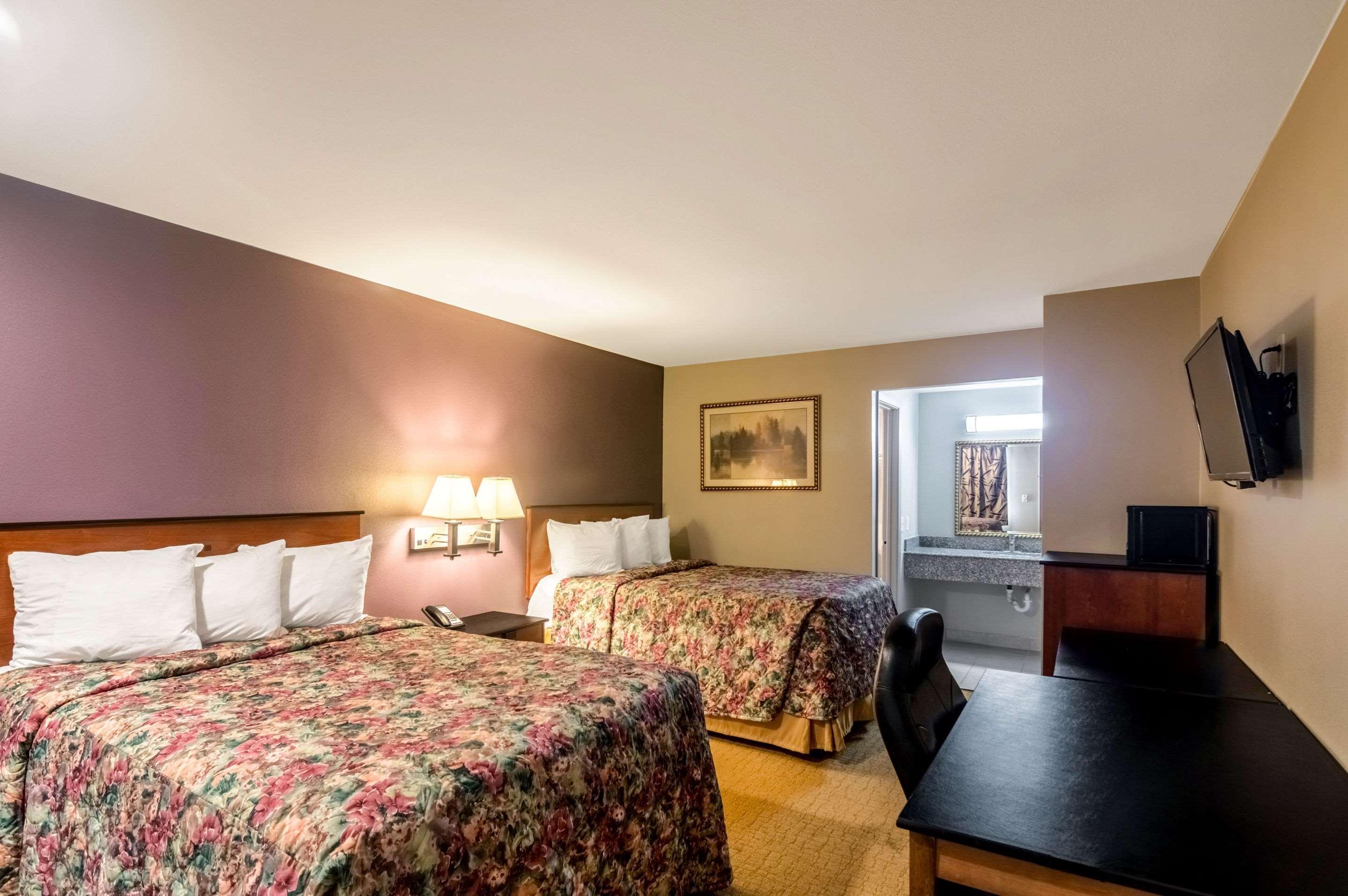 Rodeway Inn Арлингтон Экстерьер фото