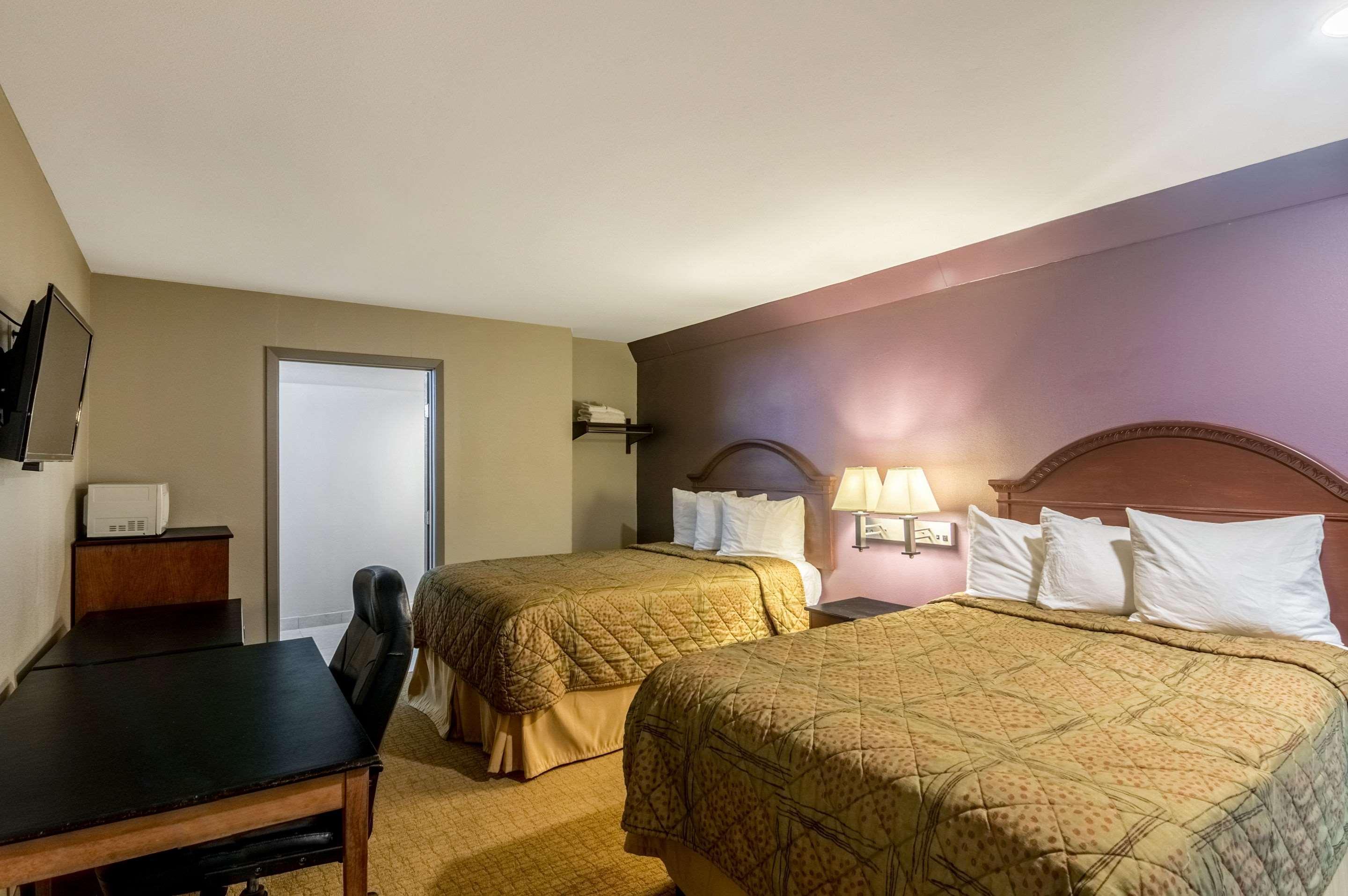 Rodeway Inn Арлингтон Экстерьер фото