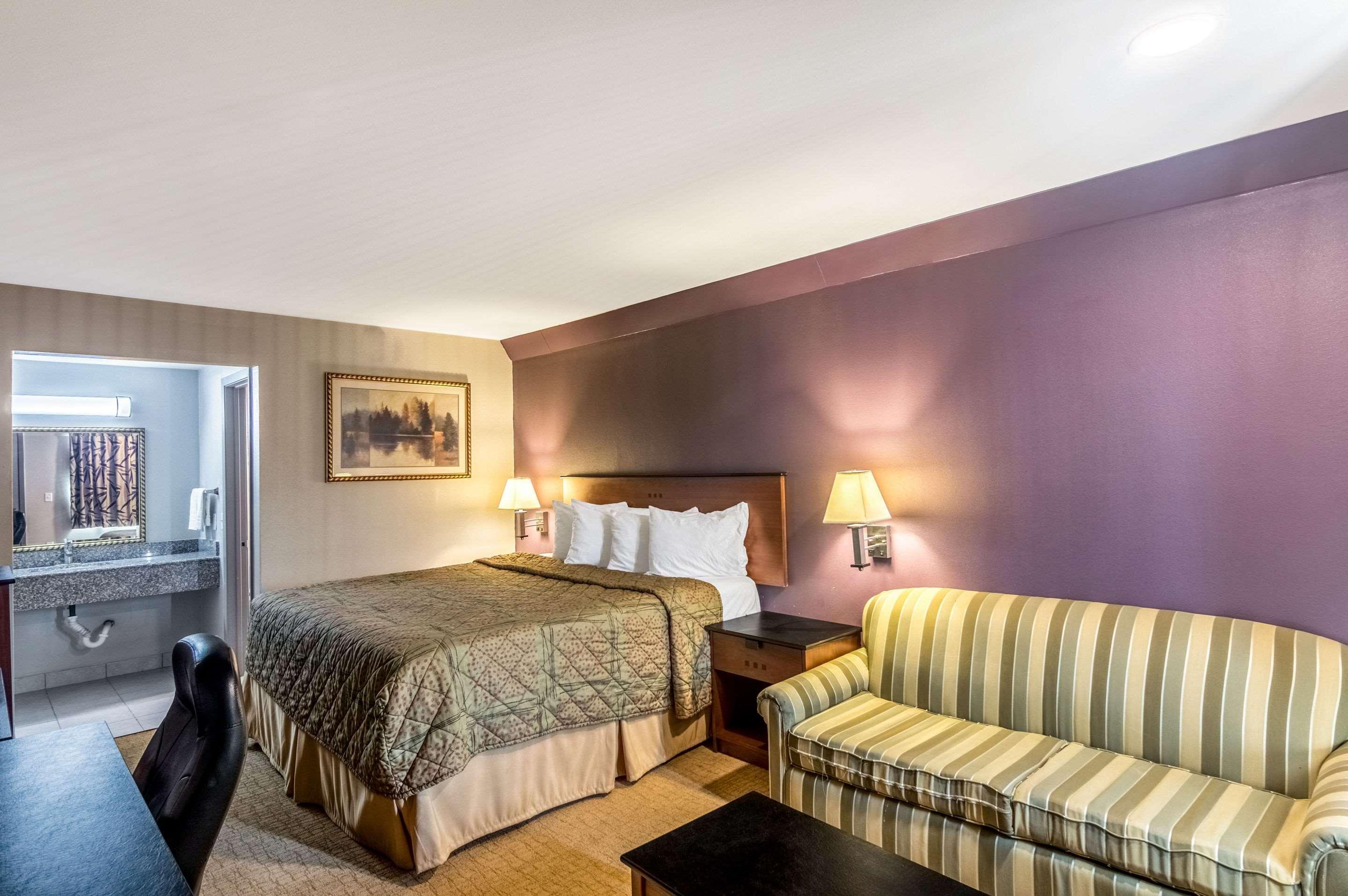 Rodeway Inn Арлингтон Экстерьер фото